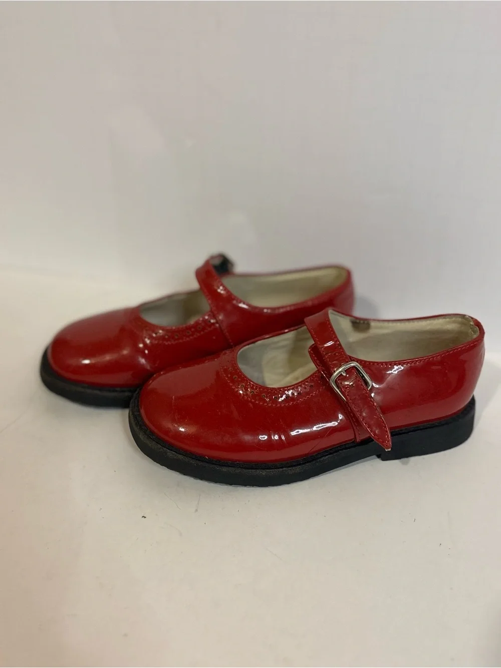 Girls' Red Patent Mary Jane Dress Shoes with Buckle